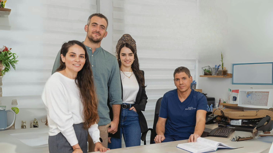 צוות מומחים שזמין 24/7 עבור המטופלים. הצוות של ד״ר רז