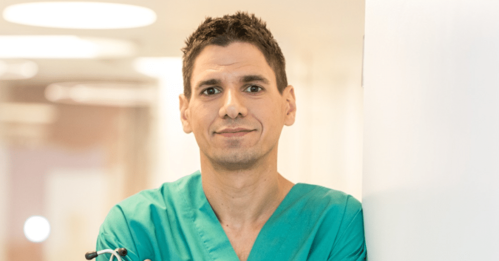 ד"ר רז הגואל - המרכז הרפואי לטיפול בהשמנה. רופא מומחה לירידה במשקל בשיטה תרופתית משולבת.