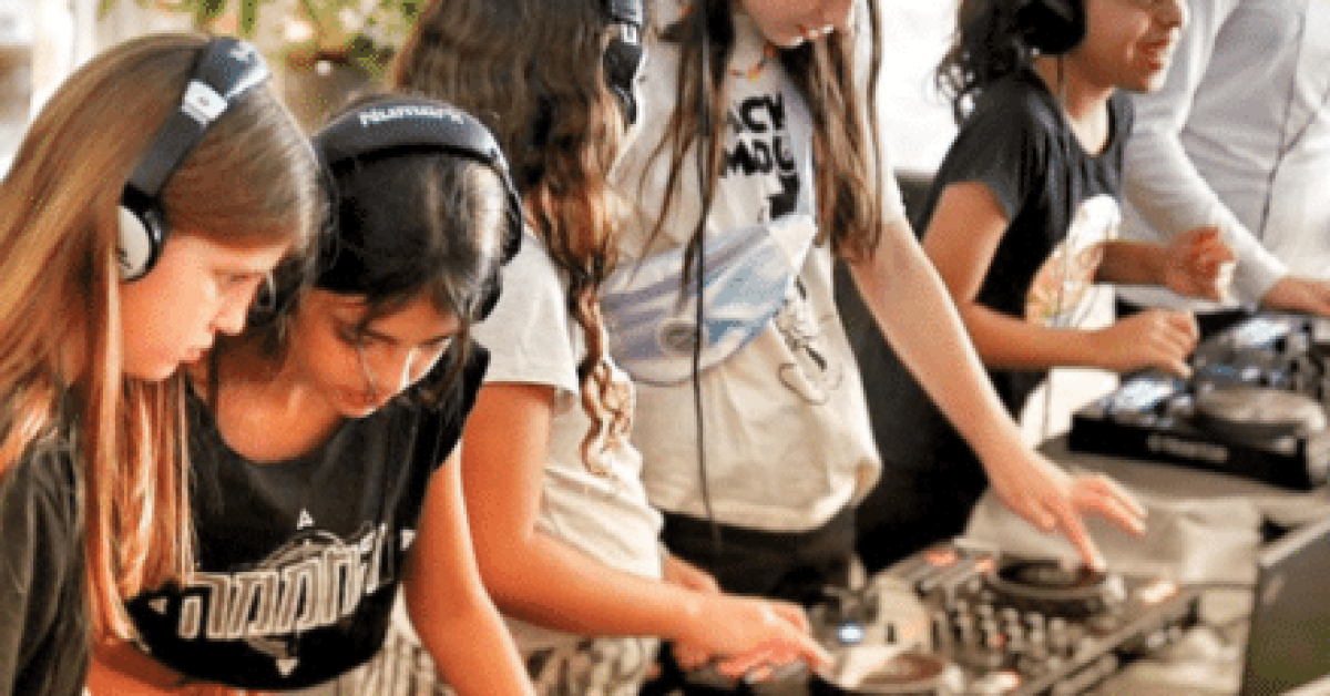 VOOOM Wide Photo 590 x 230 px (6)