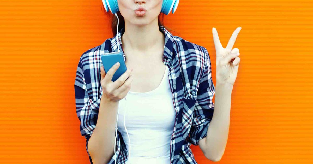an woman listening music